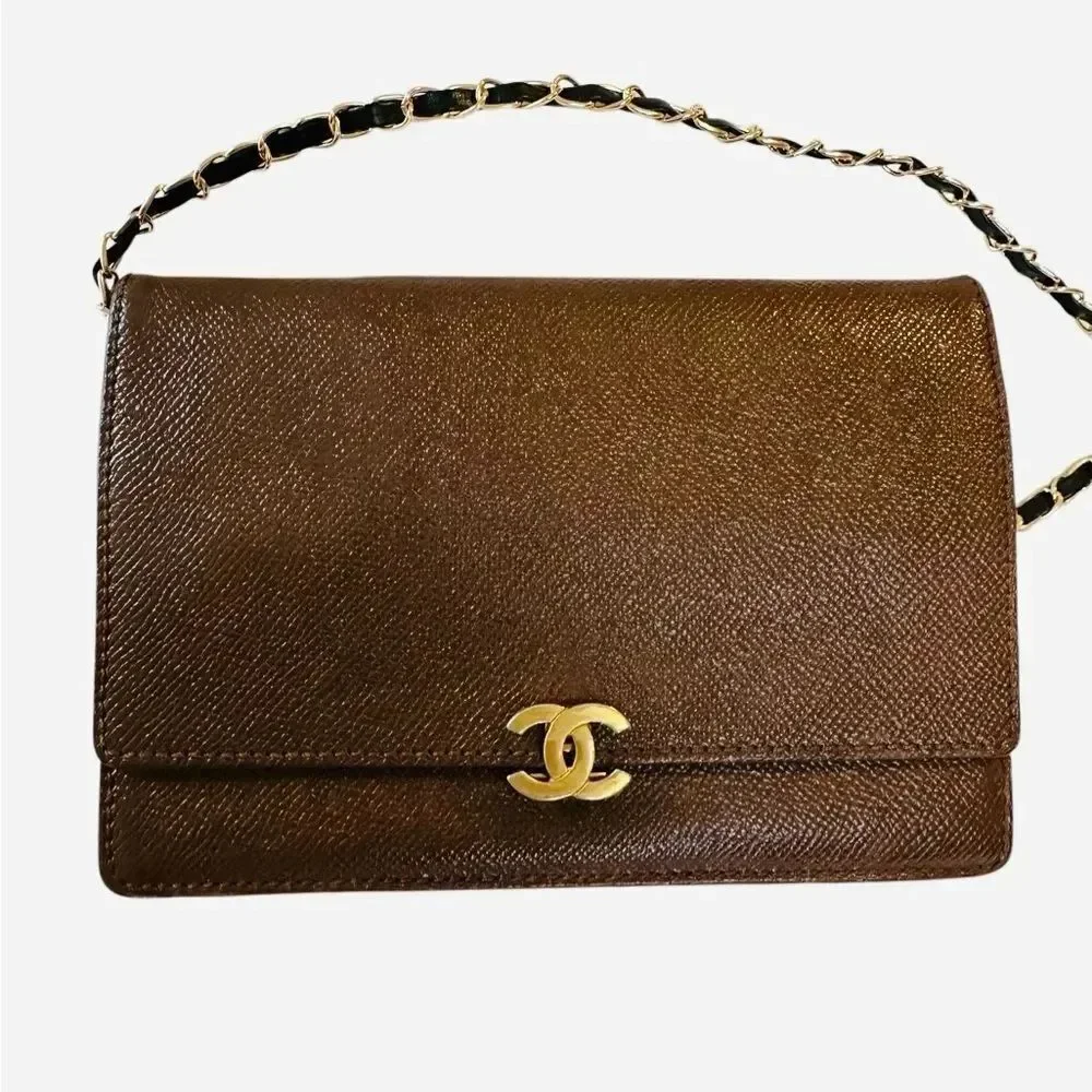 CHANEL sophisticated crossbody